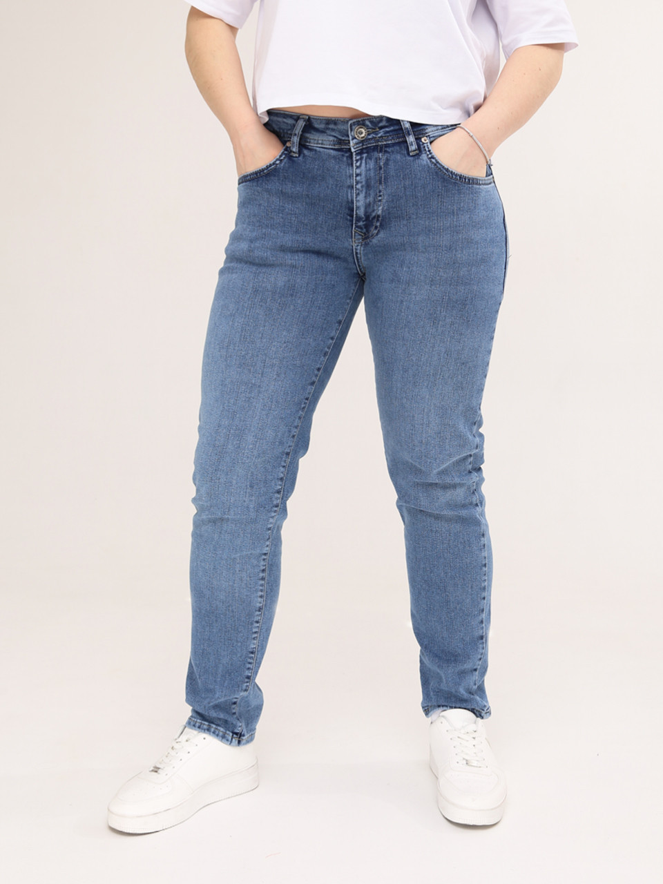 Джинсы женские светло-синие МОМ стрейчевые со средней посадкой  1001-w