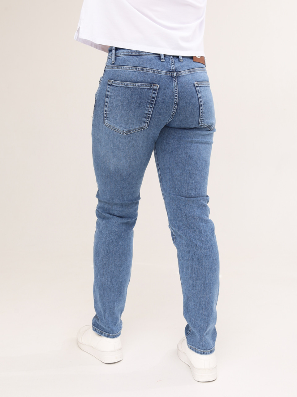 Джинсы женские светло-синие МОМ стрейчевые со средней посадкой  1001-w