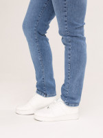 Джинсы женские светло-синие МОМ стрейчевые со средней посадкой  1001-w
