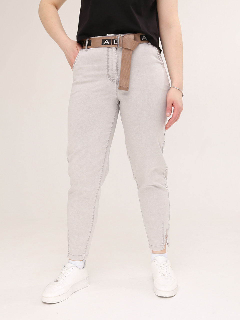 Джинсы женские бежевые МОМ летние  7437