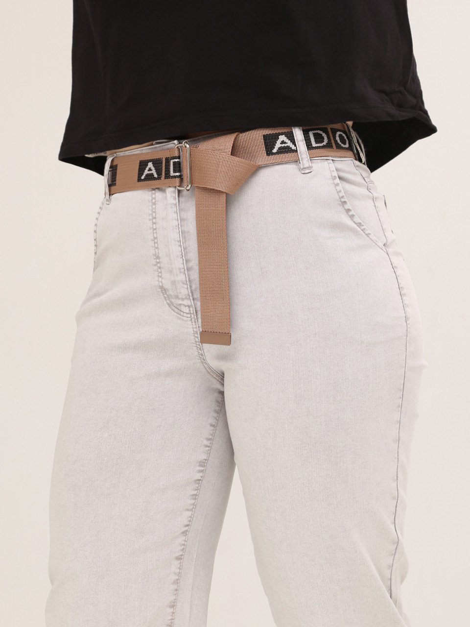 Джинсы женские бежевые МОМ летние  7437