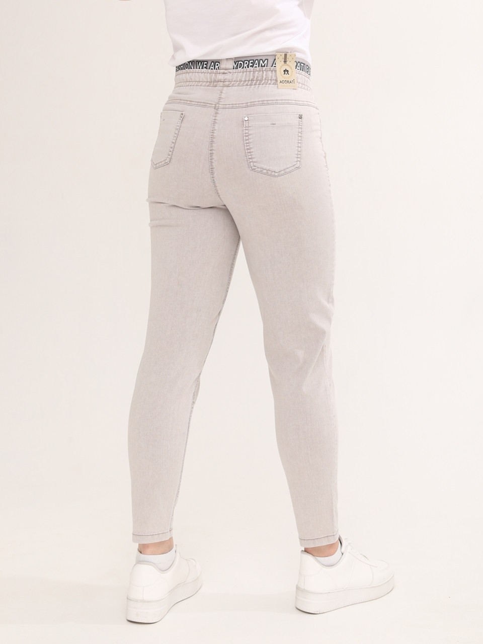 Джинсы женские бежевые МОМ летние с резинкой на поясе  7443