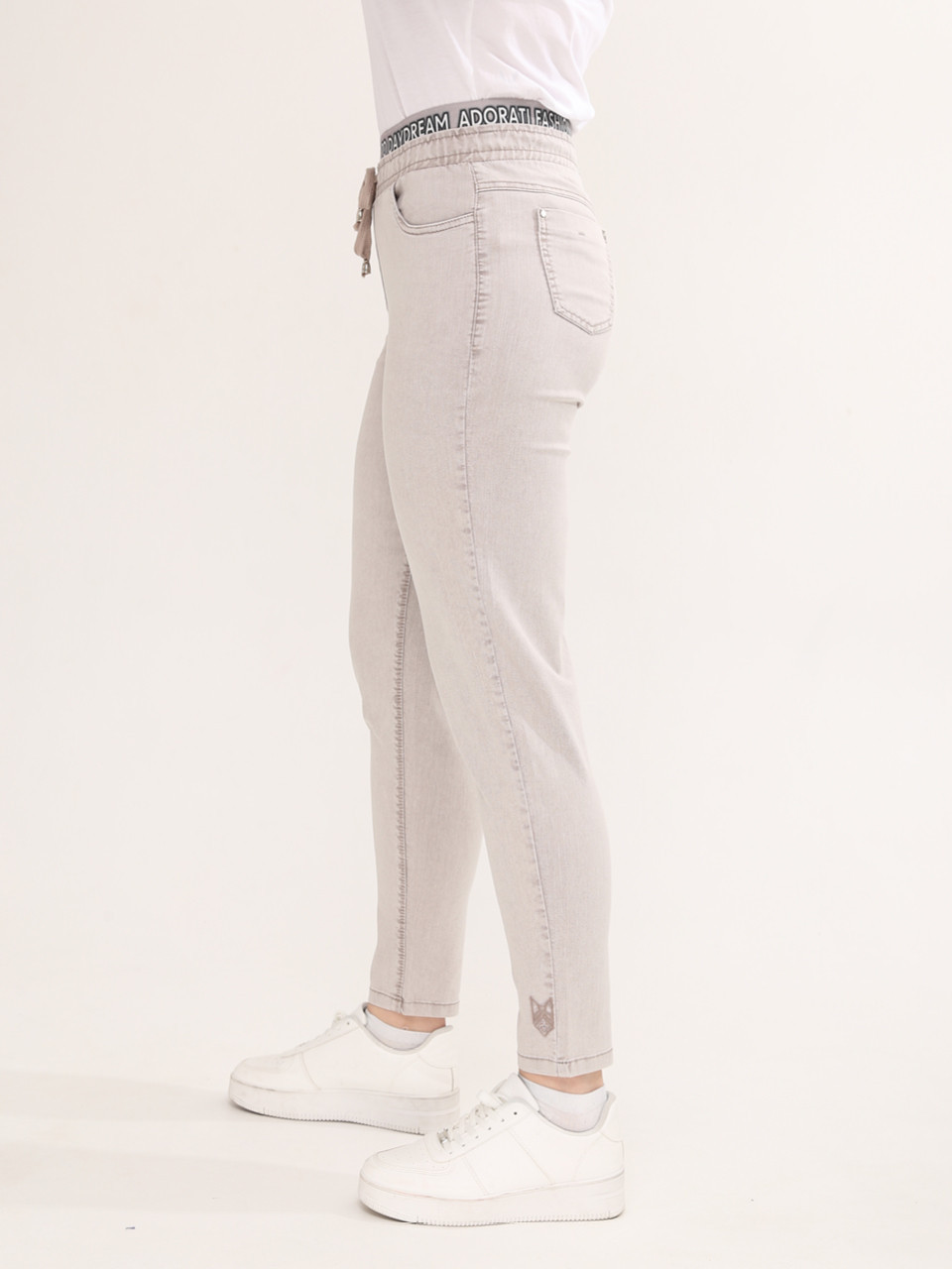 Джинсы женские бежевые МОМ летние с резинкой на поясе  7443