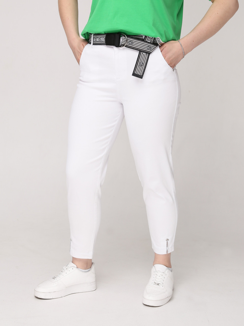 Штани жіночі білі МОМ літні укорочені 10168