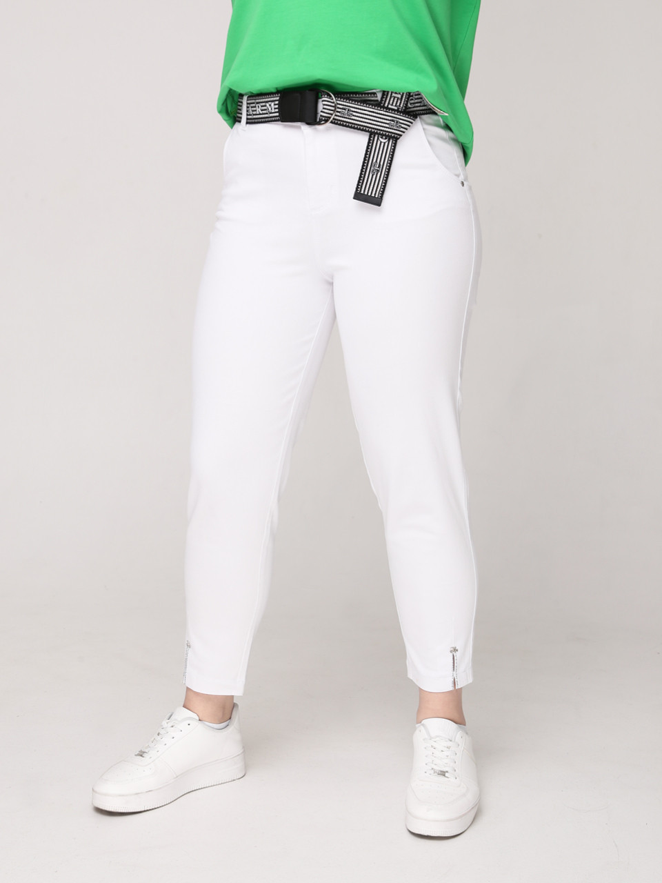 Штани жіночі білі МОМ літні укорочені 10168