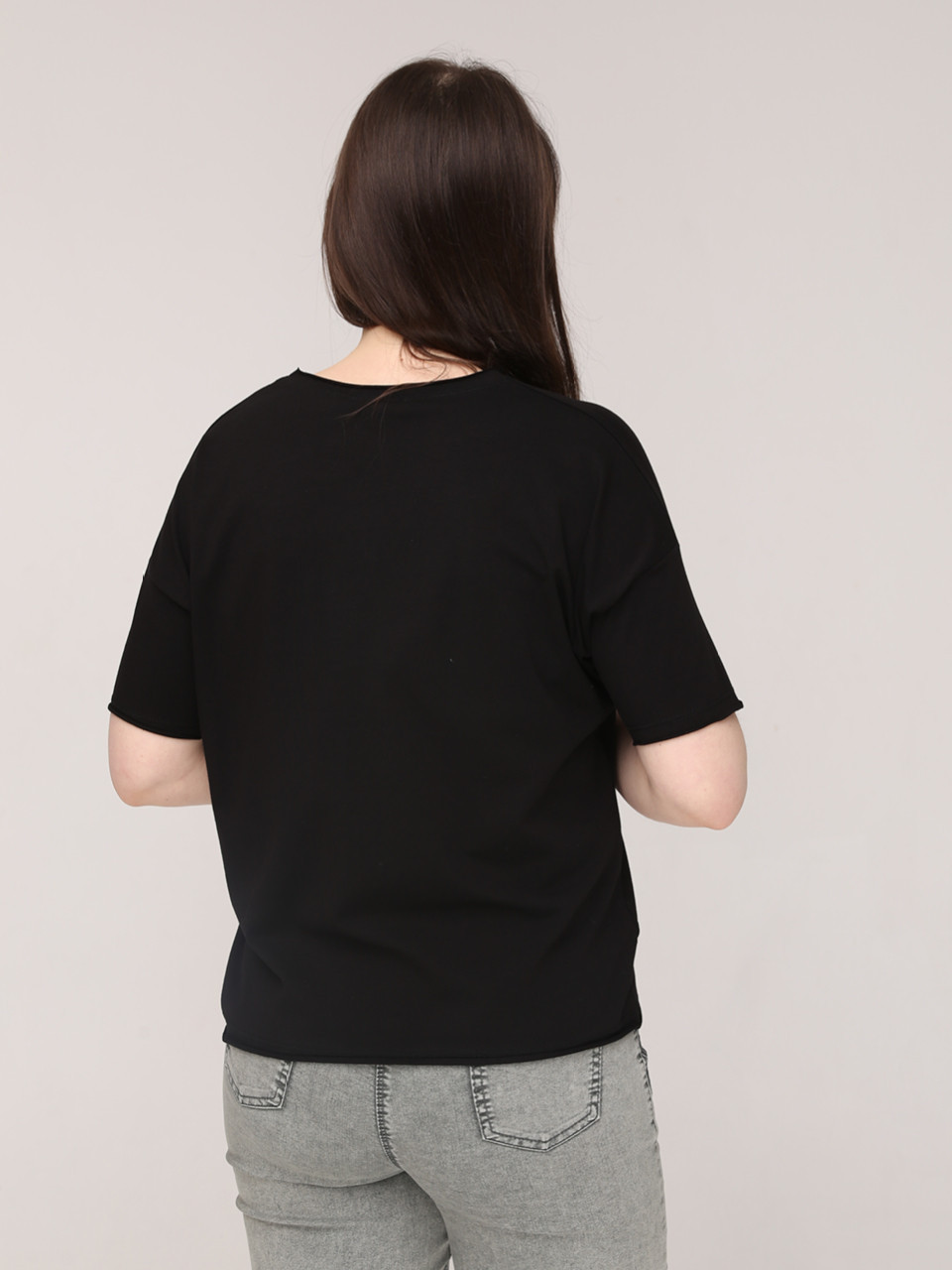 Футболка женская черная широкая с надписью  1835-1