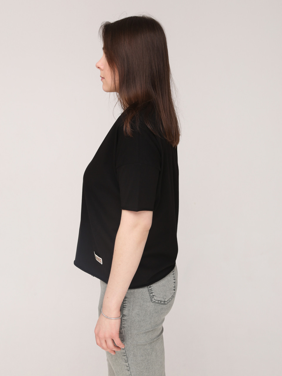 Футболка женская черная широкая с надписью  1835-1