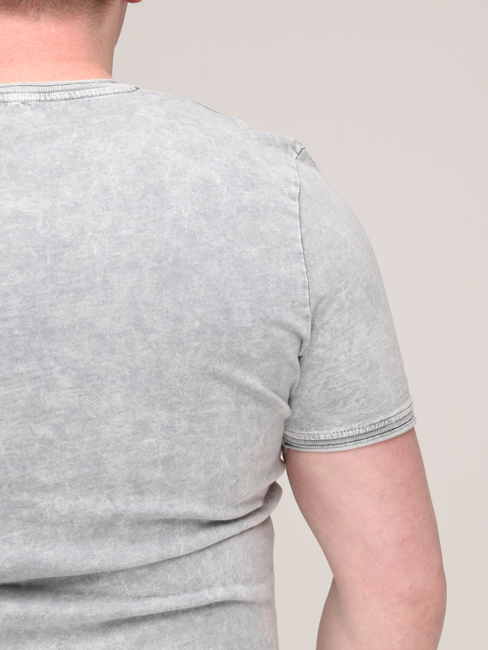 Футболка чоловіча світло-сіра однотонна з варінням 2111-2