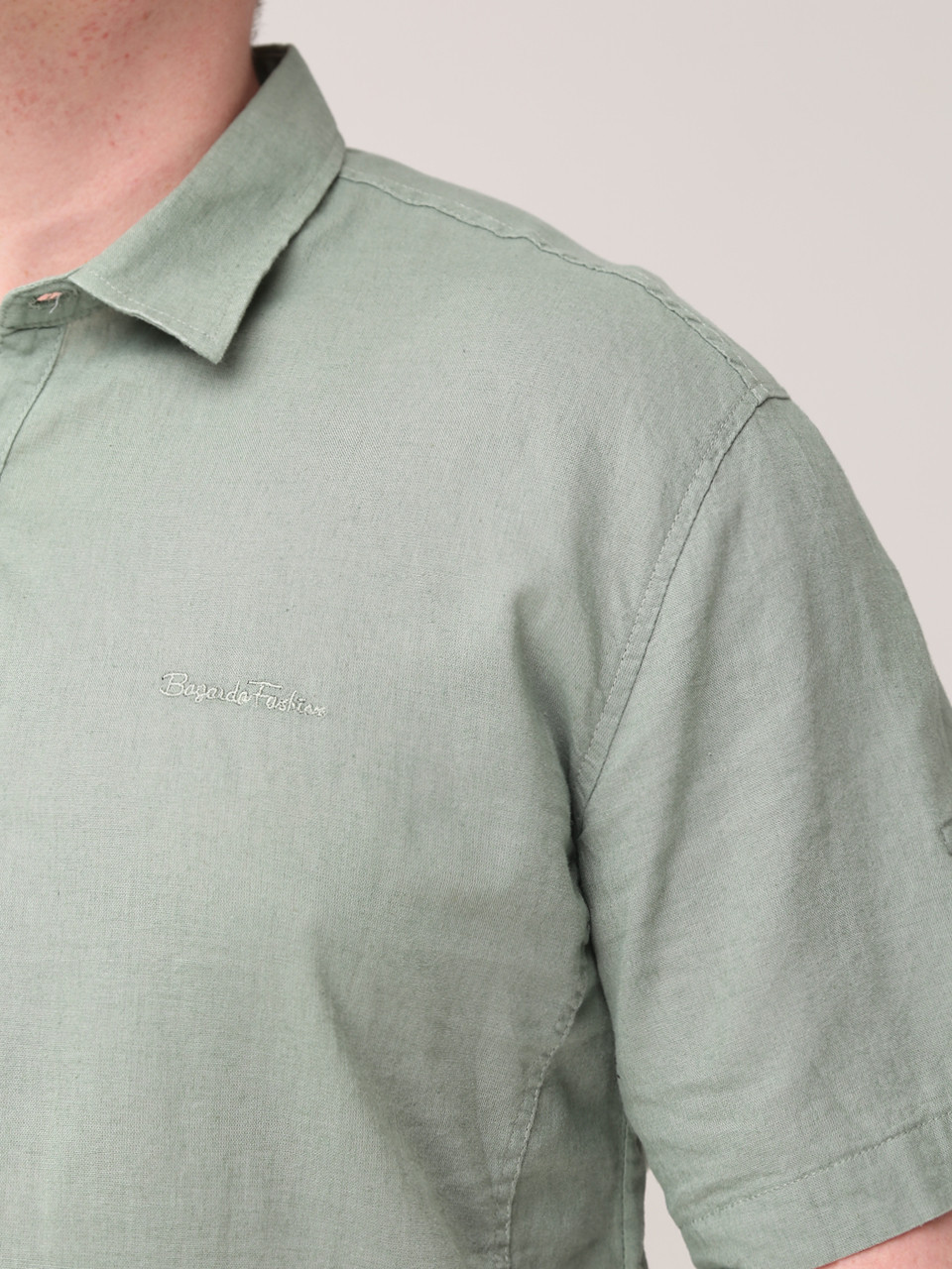 Рубашка мужская зеленая льняная короткий рукав  2403-2