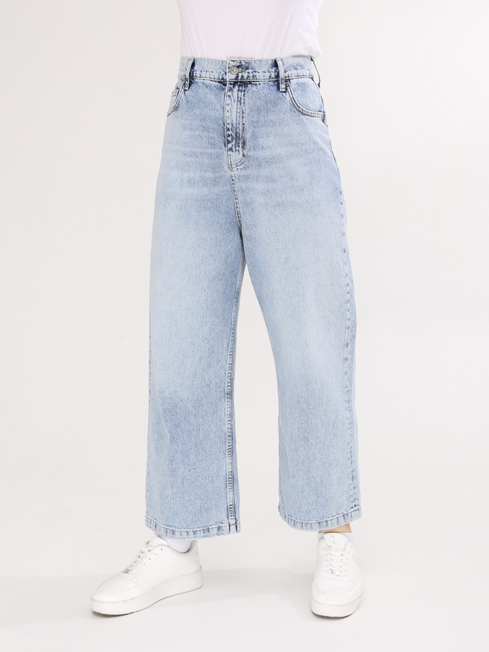 Джинсы женские светлые релакс фит укороченные 1447