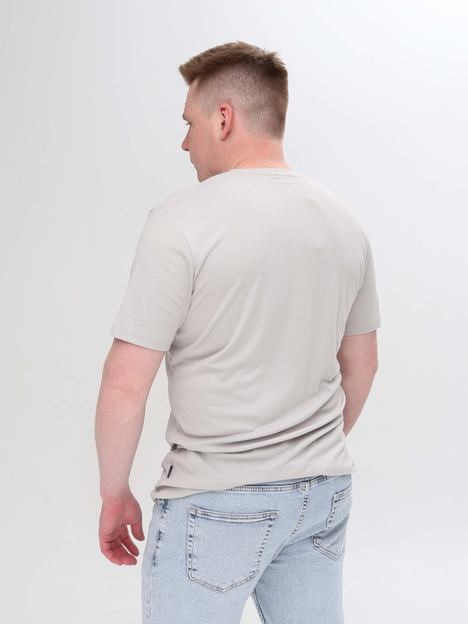 Футболка чоловіча світло-сіра пряма однотонна 1976-2