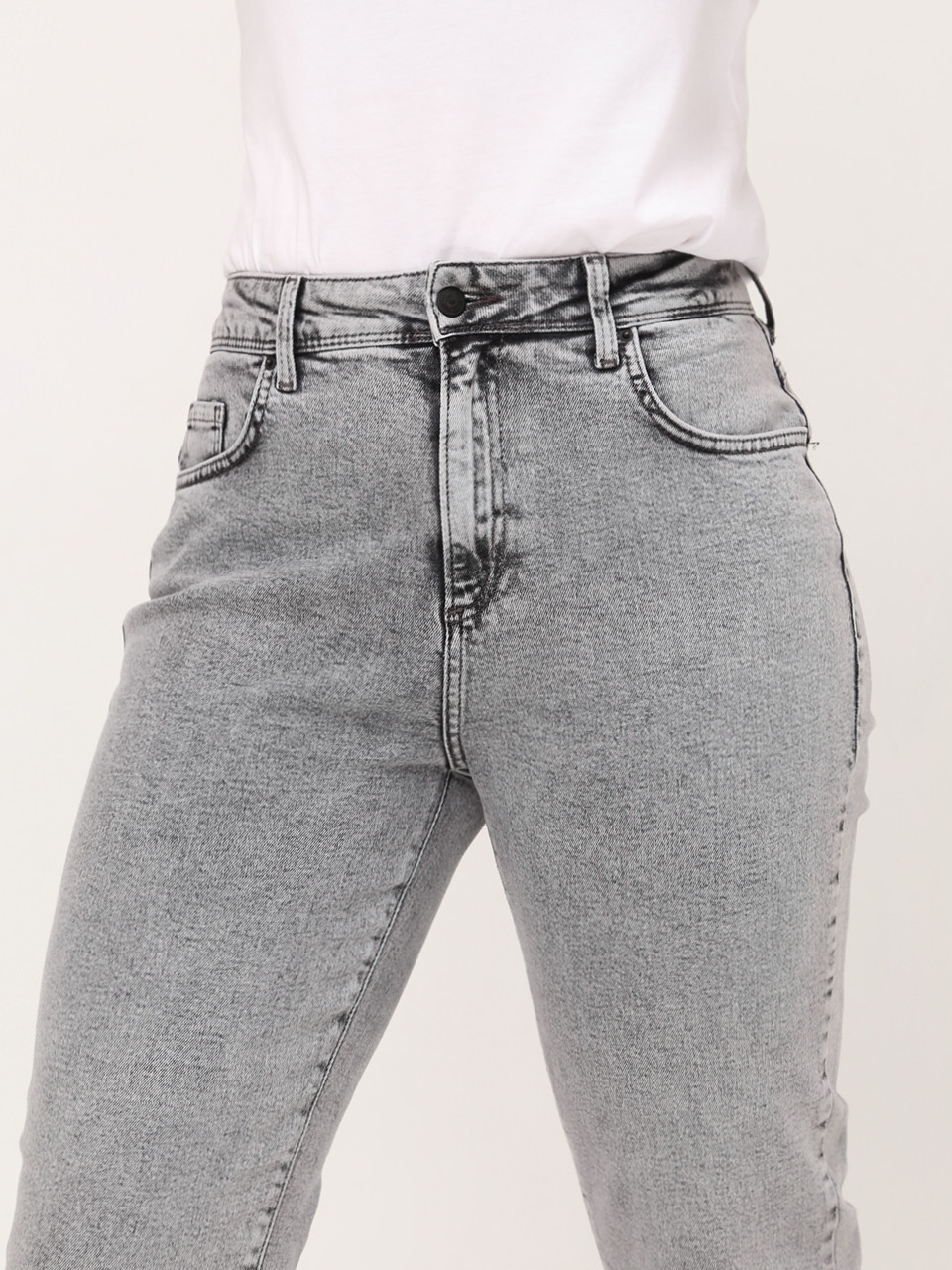 Джинсы женские светло-серые МОМ   2323-723