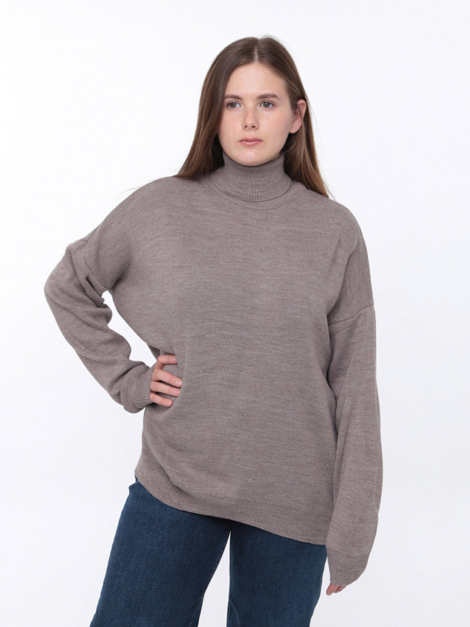 Светр жіночий коричневий подовжений з горлом 214469-1