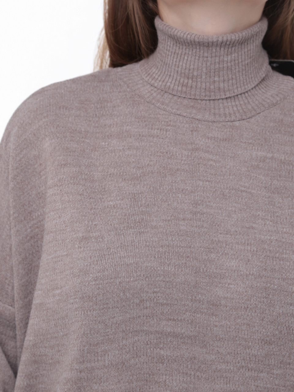 Светр жіночий коричневий подовжений з горлом 214469-1