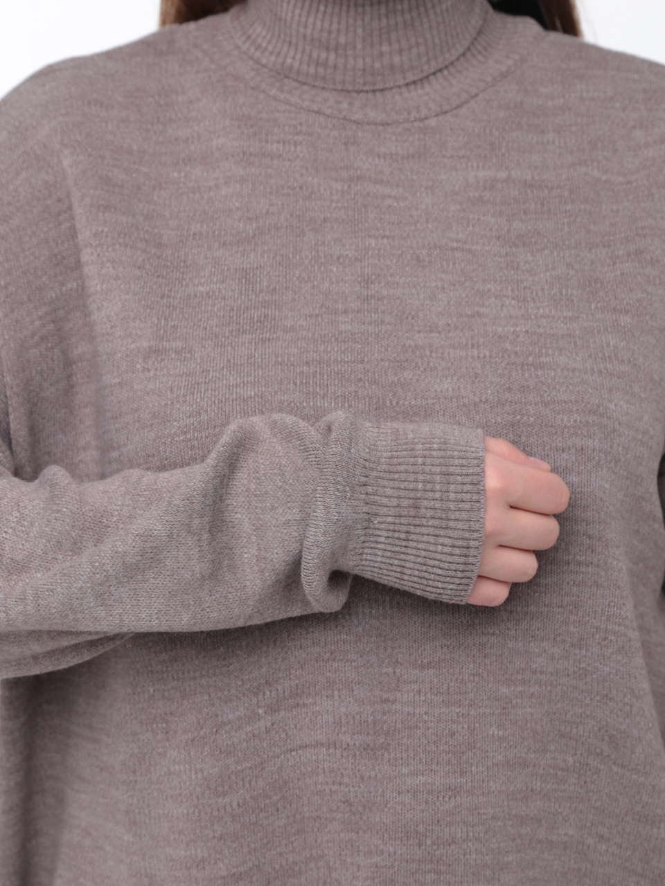 Светр жіночий коричневий подовжений з горлом 214469-1