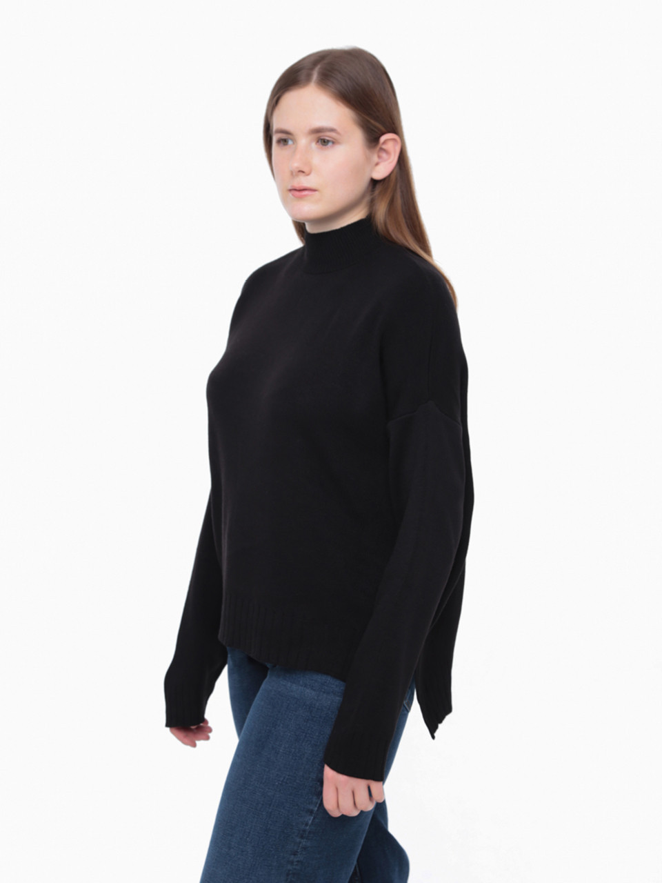 Светр жіночий чорний вільний з коміром 10866-3