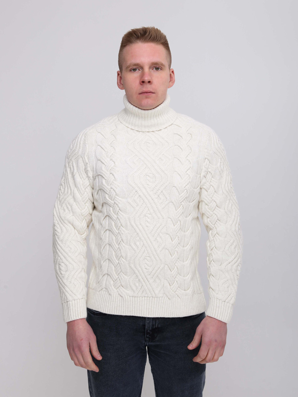 Светр чоловічий молочний теплий з горлом та косами 230-570-1
