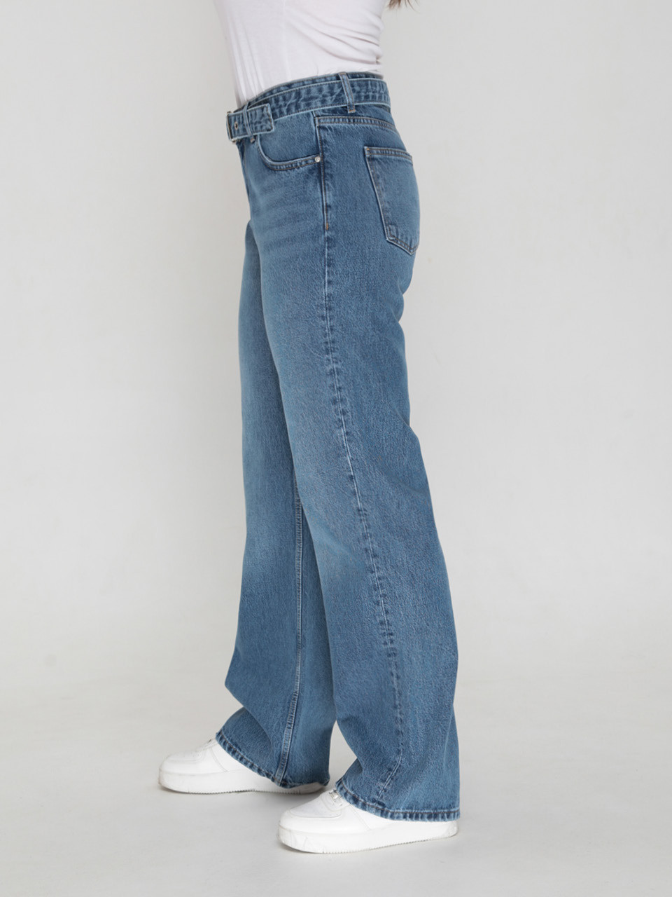 Джинсы женские светло-синие широкие со средней посадкой 3207-020