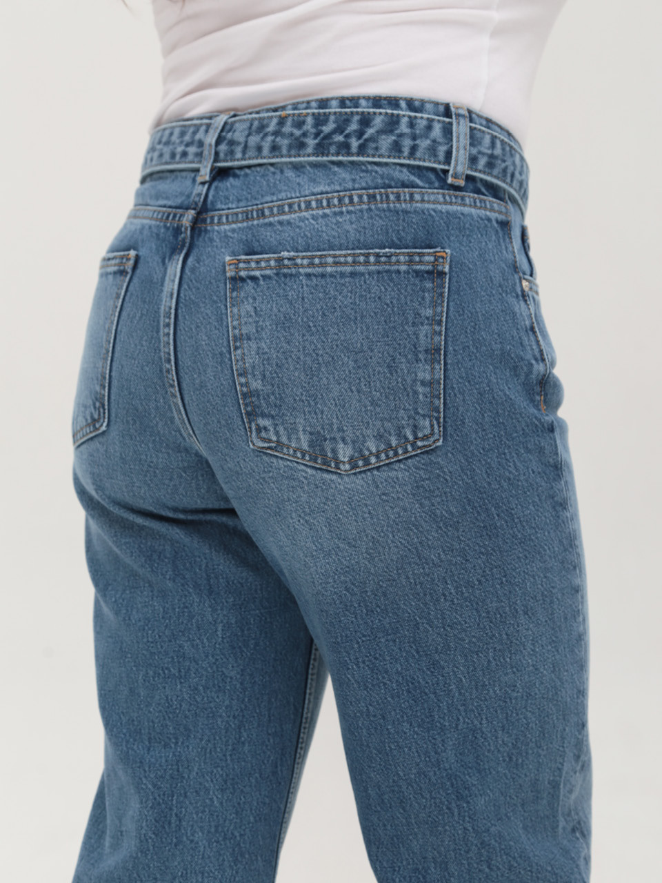 Джинсы женские светло-синие широкие со средней посадкой 3207-020