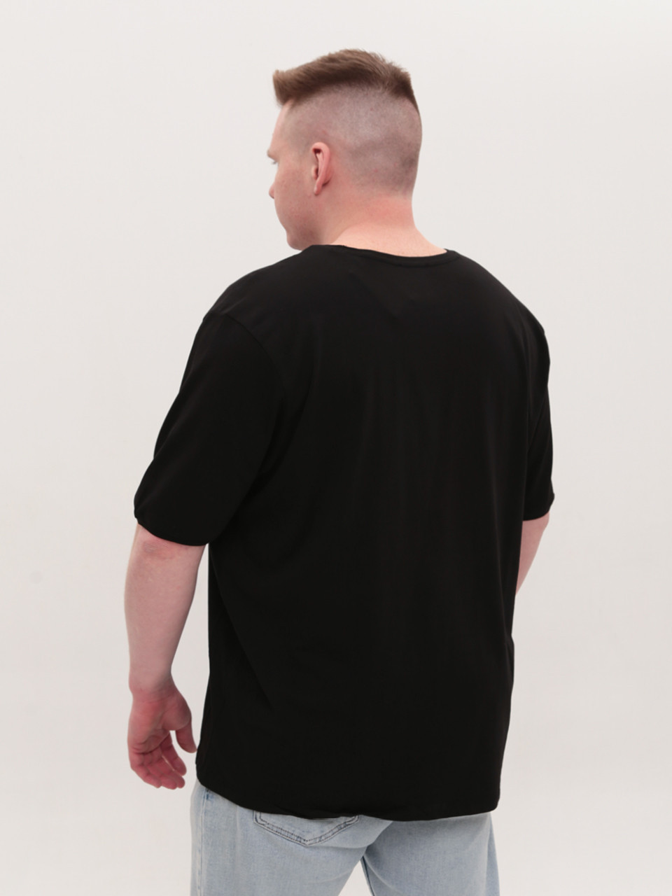 Футболка чоловіча чорна однотонна у великих розмірах 8107-SB-02