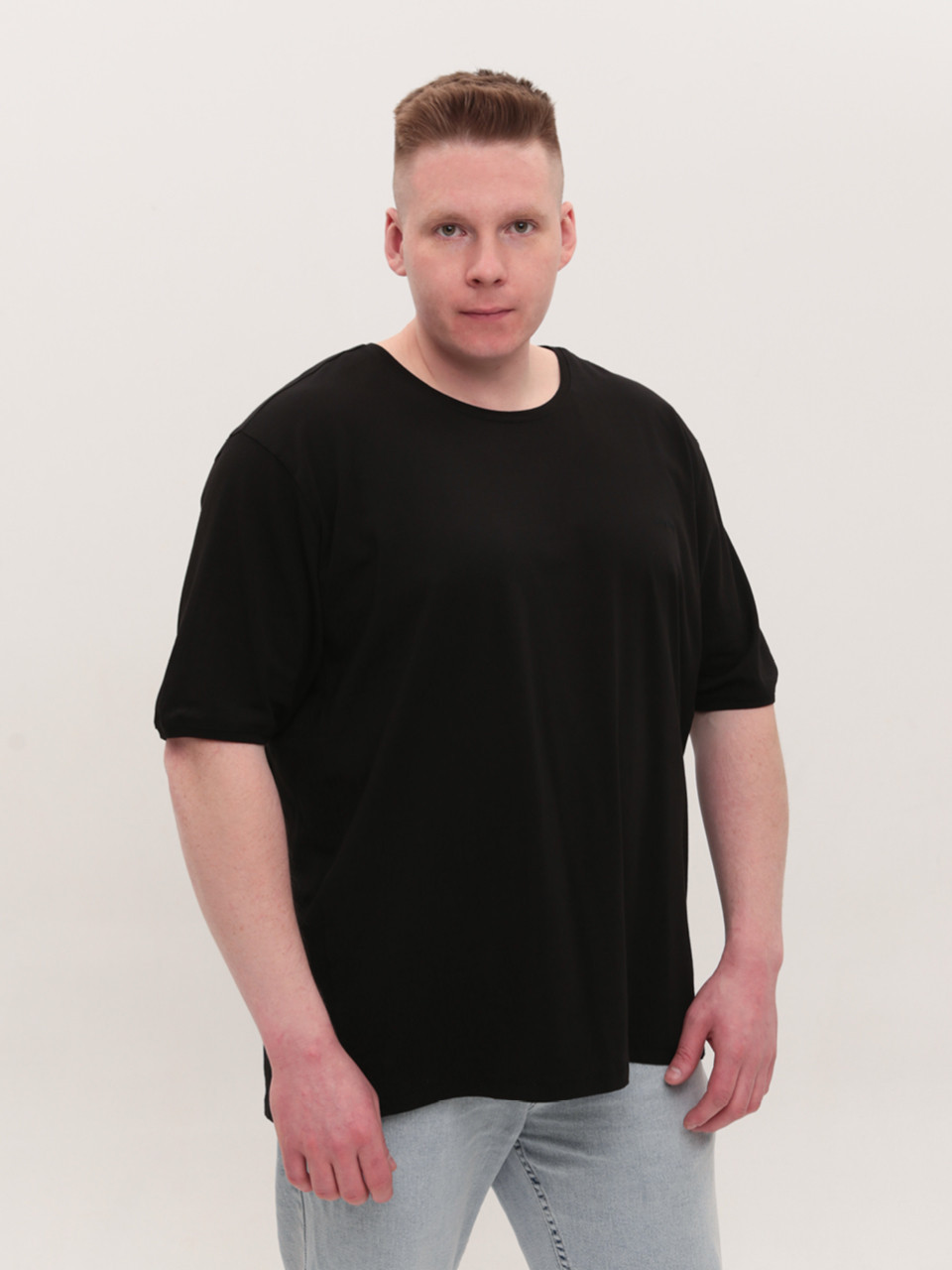 Футболка чоловіча чорна однотонна у великих розмірах 8107-SB-02