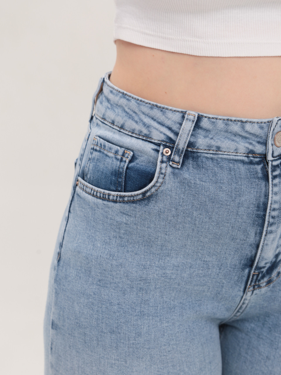 Джинси жіночі блакитні прямі МОМ зі стрейчем 1597-B