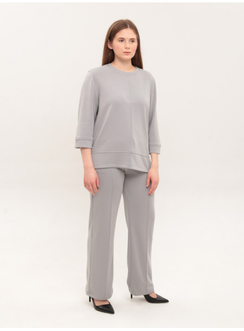 Жіночий костюм сірий...