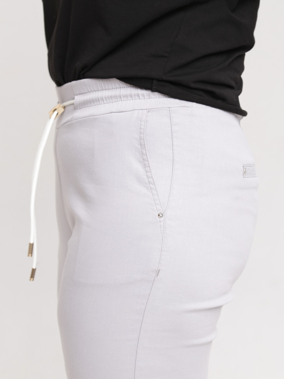 Жіночі шорти світло-сірі бавовняні зі стрейчем 2027-B-1