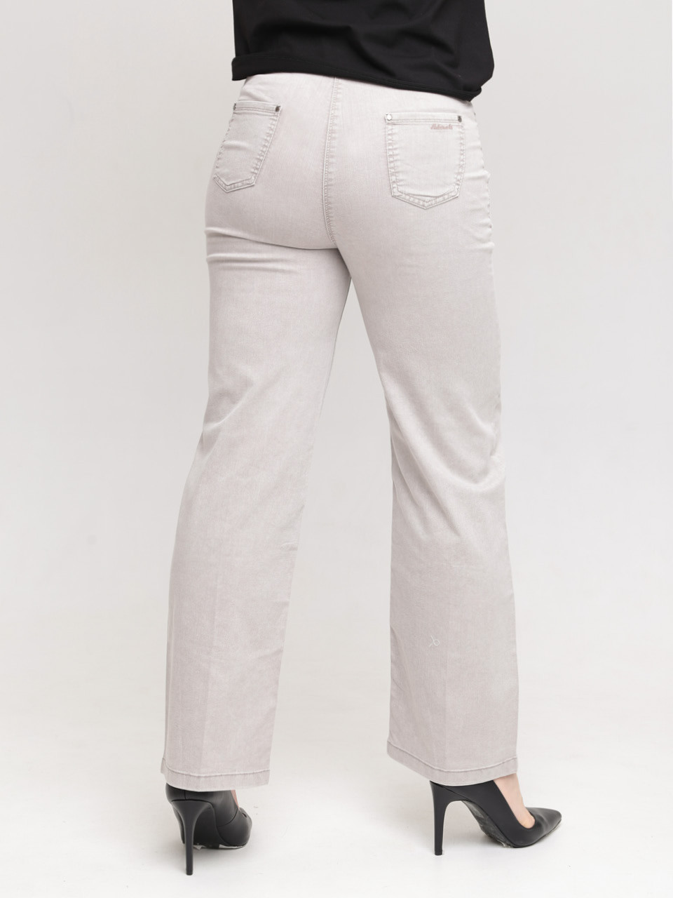 Джинсы женские прямые светло-бежевые тонкие на резинке 7439-1