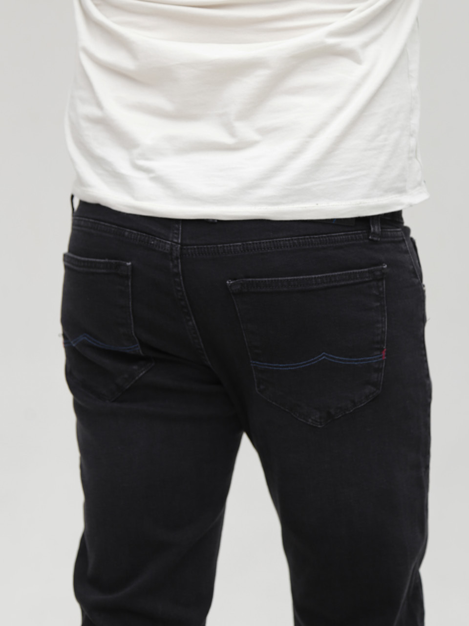 Джинсы мужские черные прямые 36 длина 23117 6708 695