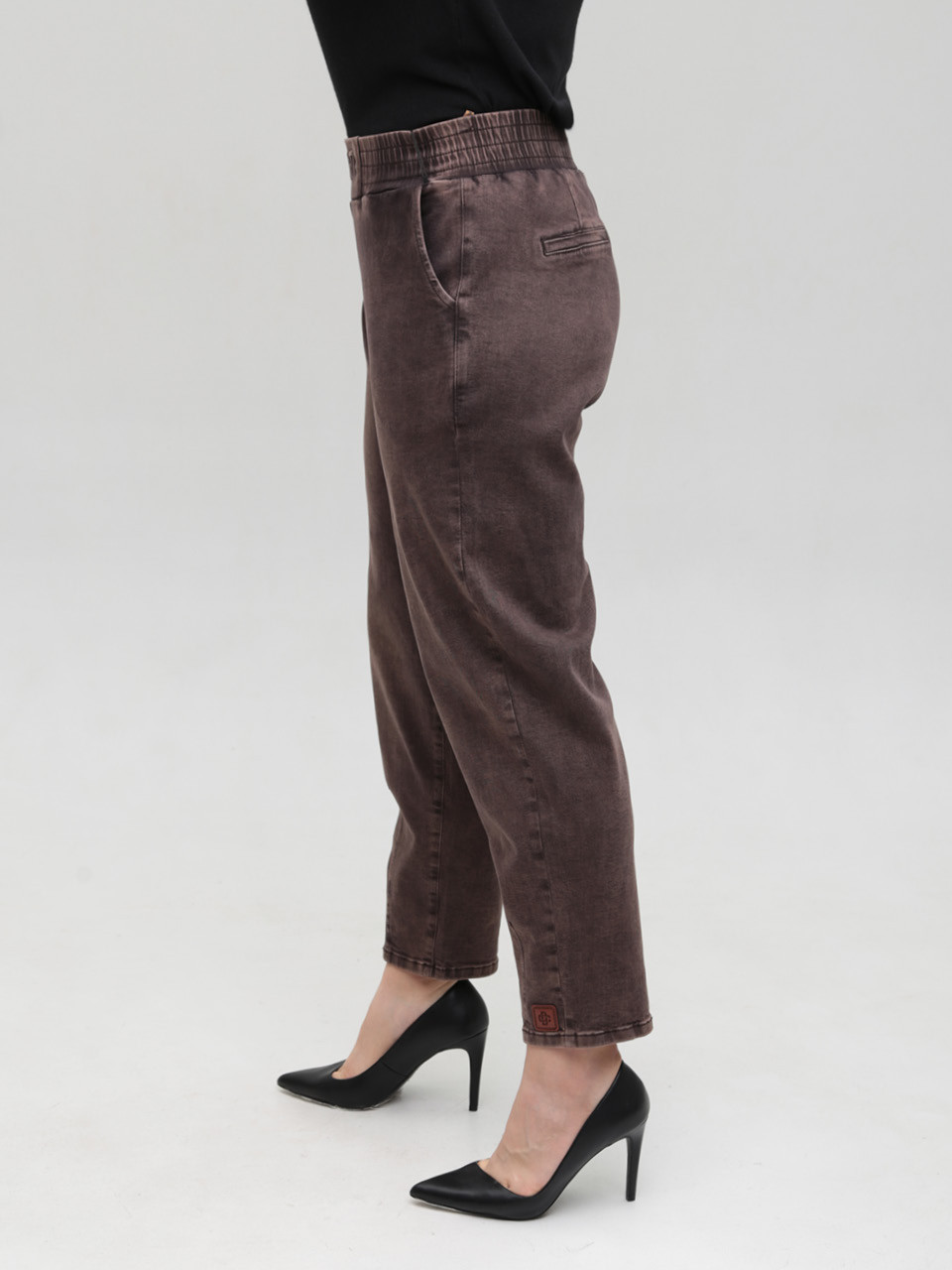 Джинсы женские коричневые бананы с резинкой на поясе 7829-5