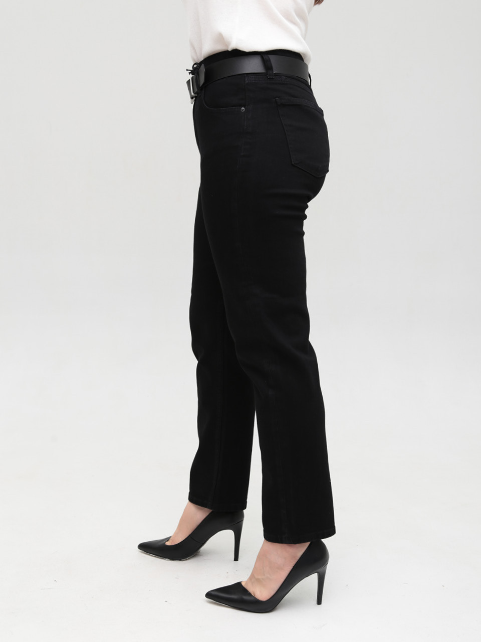 Джинси жіночі чорні прямі МОМ 1622-1-B