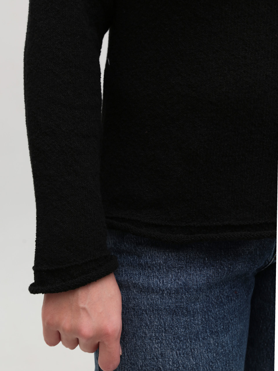 Светр жіночий тонкий чорний прямий 8529-1-Т