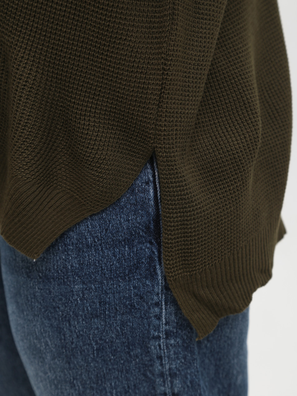 Свитер женский тонкий зеленый прямой 10884-8-Т