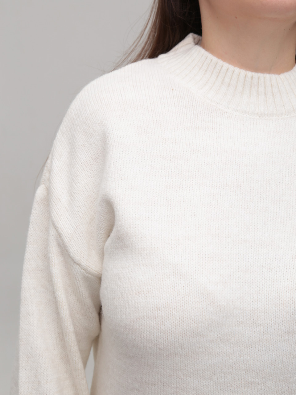 Свитер женский белый укороченный с горлом 8533-2-Т