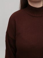 Свитер женский коричневый свободный с горлом 8555-9-Т