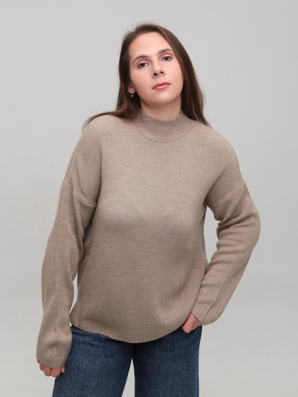 Светр жіночий бежевий вільний з горлом 10866-11