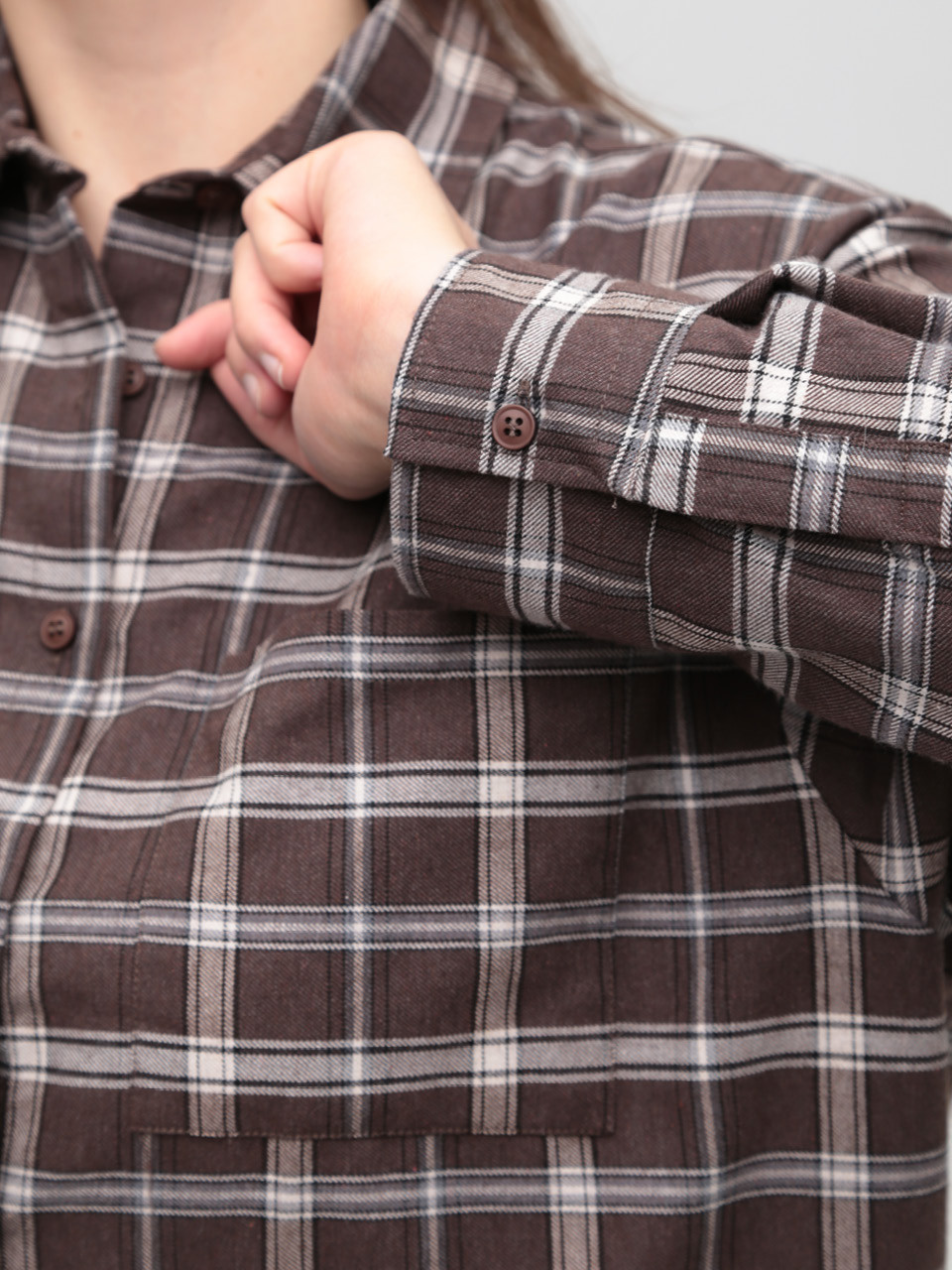 Сорочка жіноча в клітинку тонка коричнева 145-2