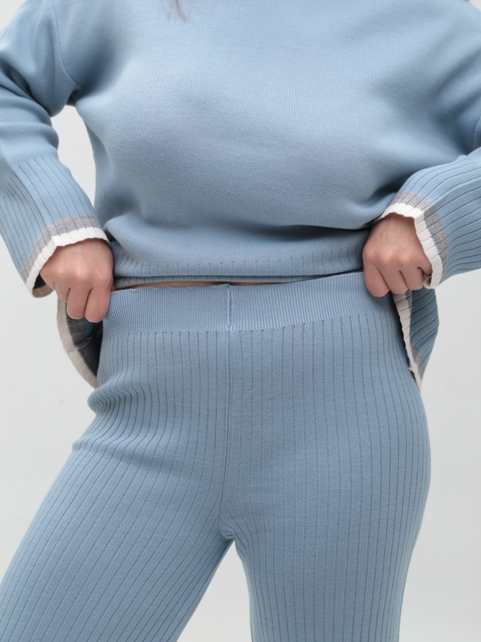 Костюм жіночий в'язаний синій светр із брюками 12227-4