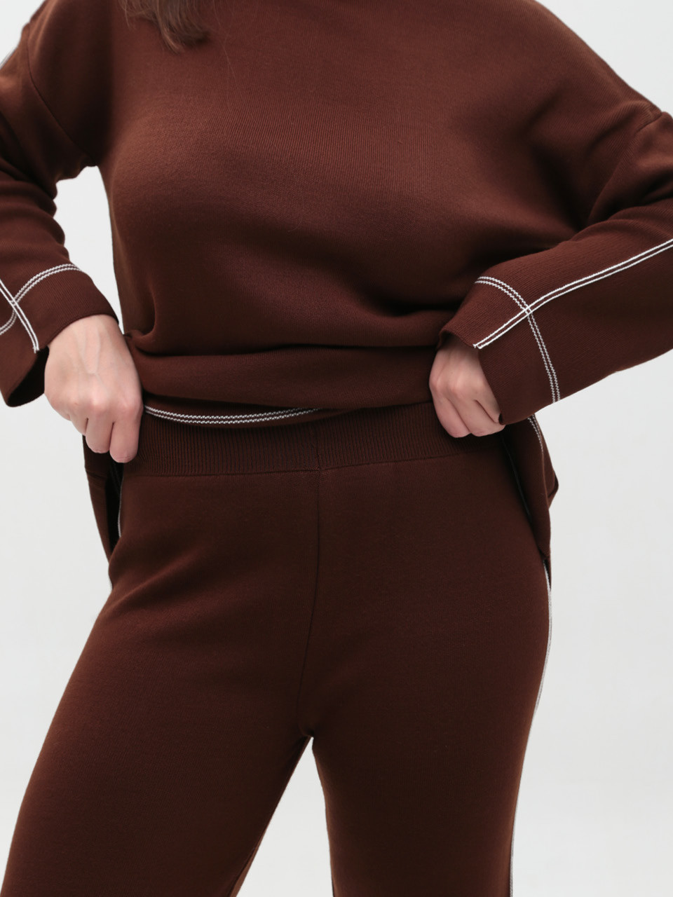 Костюм женский вязаный коричневый свитер с брюками 12228-9