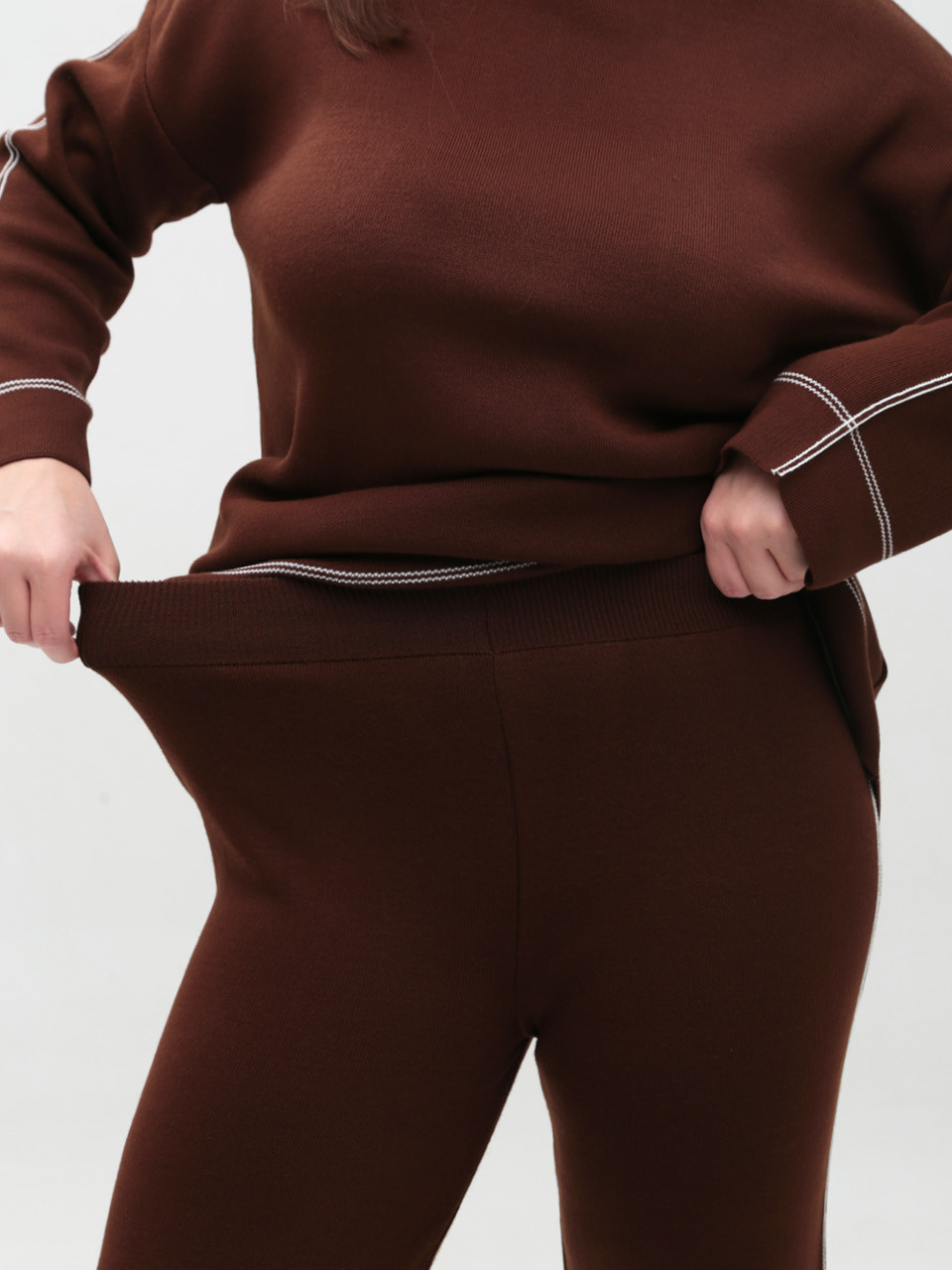 Костюм женский вязаный коричневый свитер с брюками 12228-9