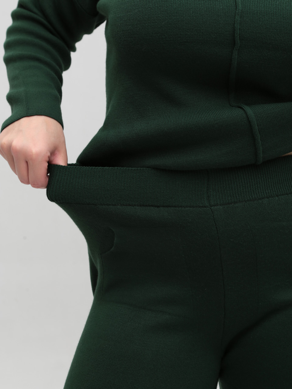 Костюм жіночий в'язаний зелений светр із брюками 10998-17