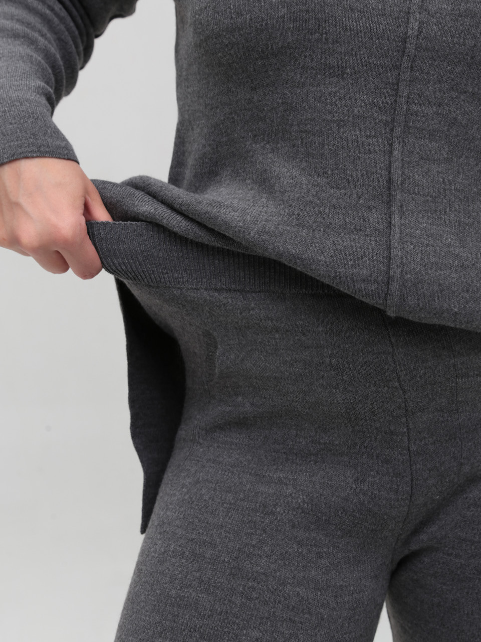 Костюм жіночий в'язаний сірий светр із брюками 10998-3