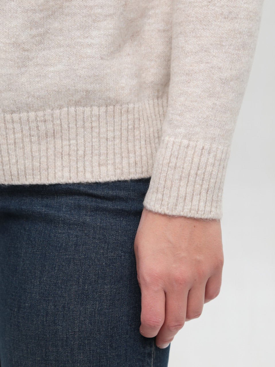 Светр жіночий молочний прямий однотонний 8547-2-Т