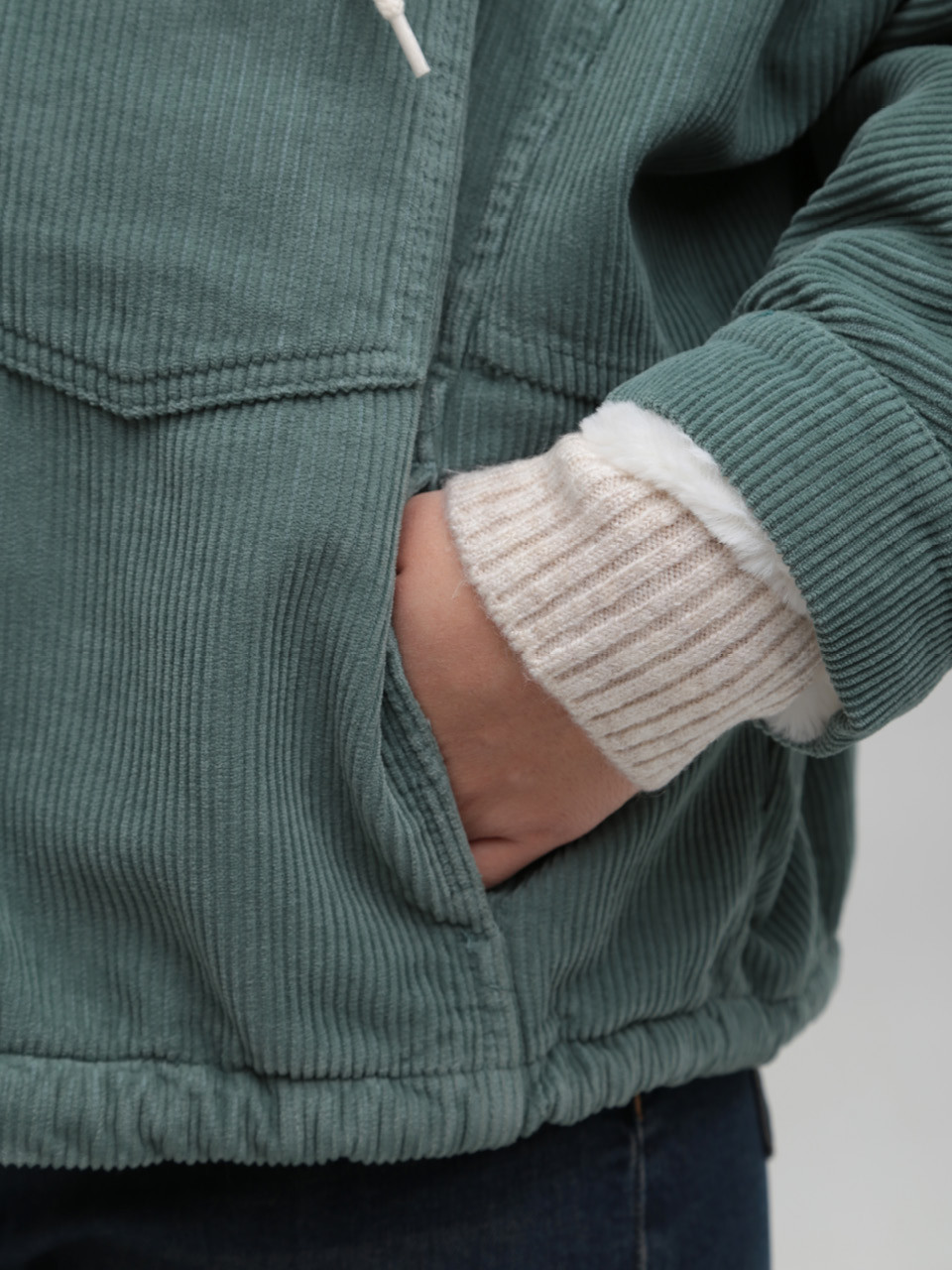 Куртка женская вельветовая с мехом ментоловая укороченная 518-5