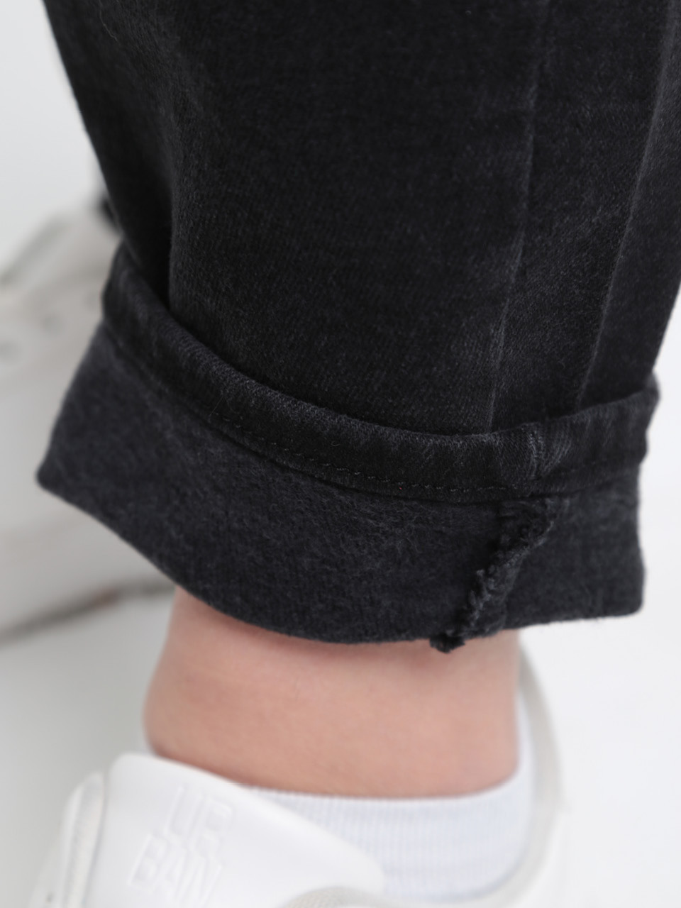 Джинсы женские утепленные черные на флисе МОМ 3256