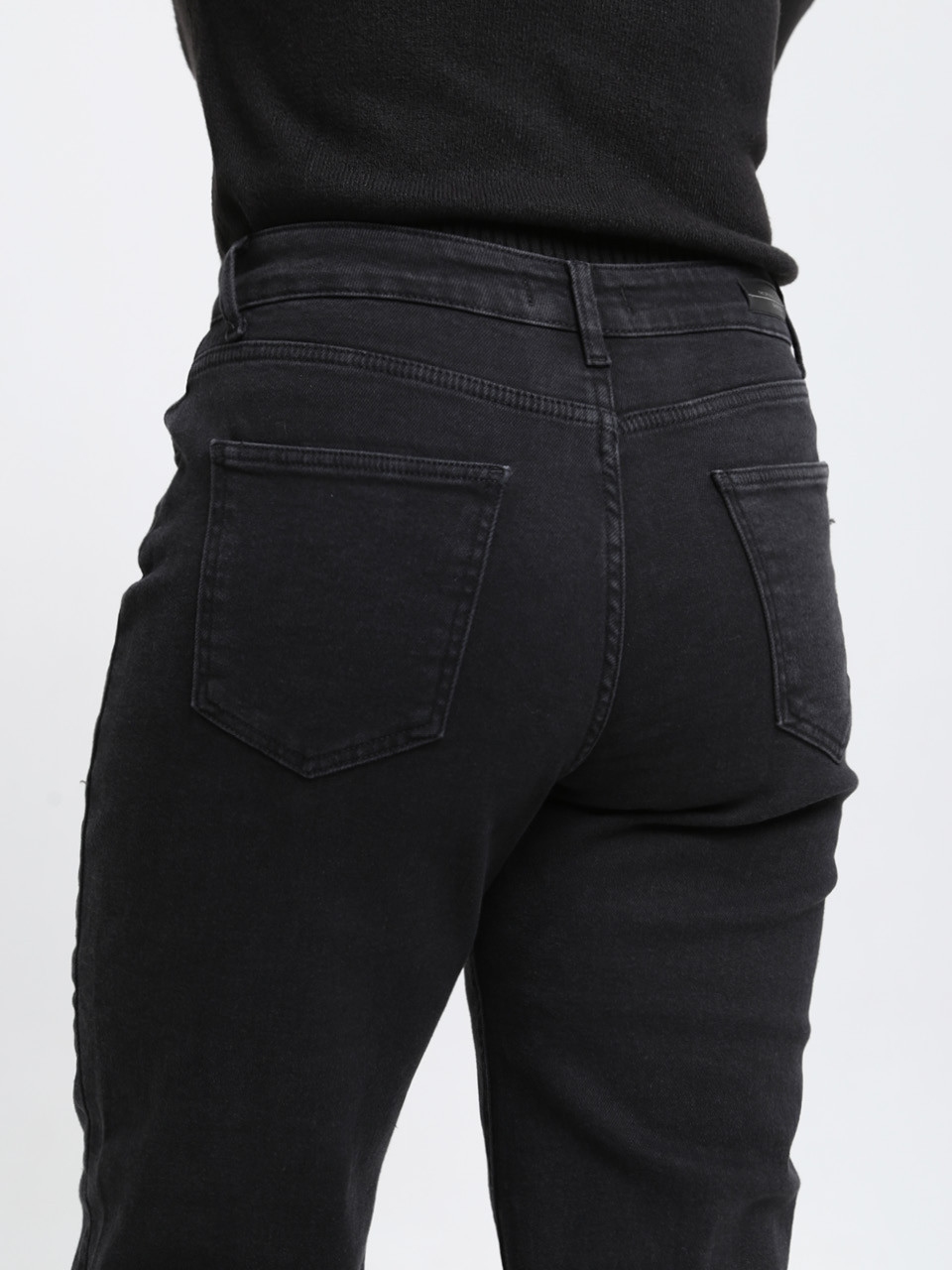 Джинсы женские утепленные черные на флисе МОМ 3256