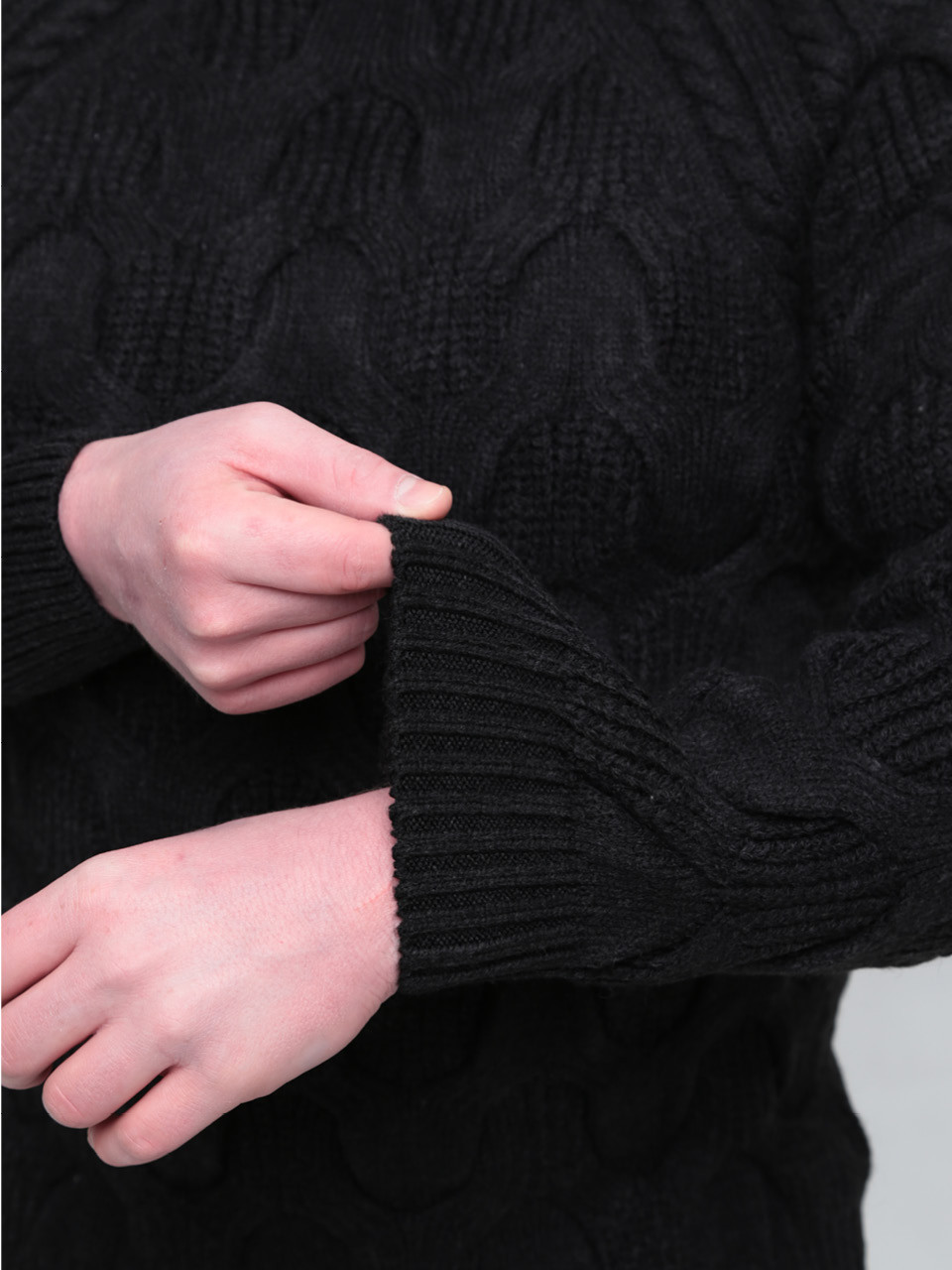 Свитер мужской черный шерстяной вязанный с горлом 230-658-4