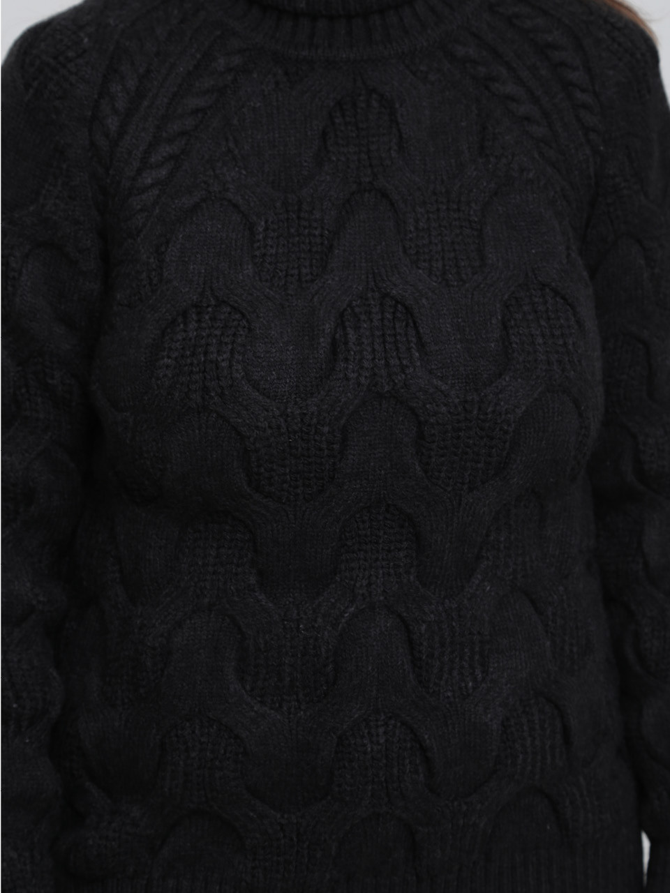Свитер женский черный шерстяной зимний с горлом 230-658-4