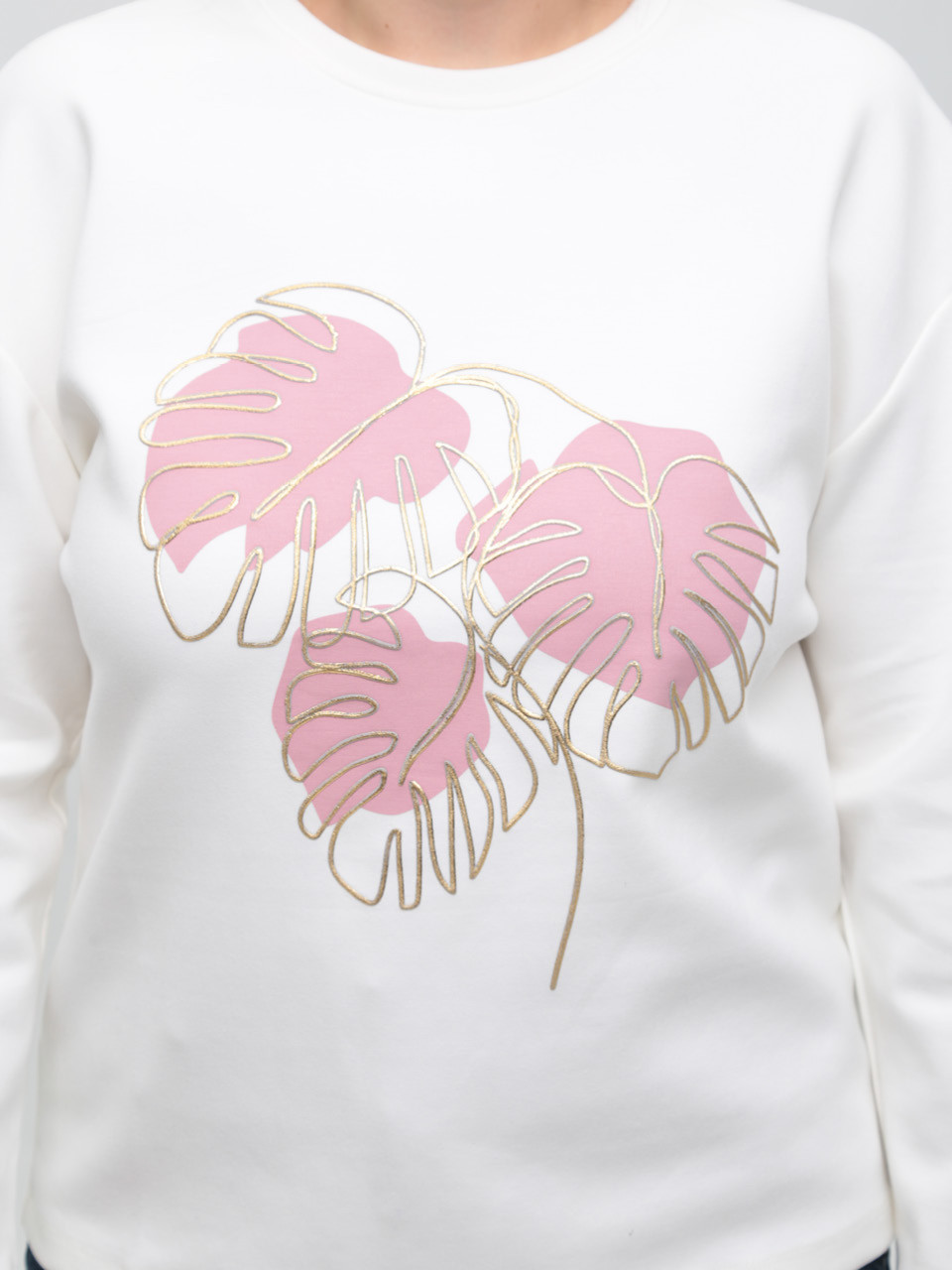 Жіночий лонгслів білий вільний з принтом 529-2